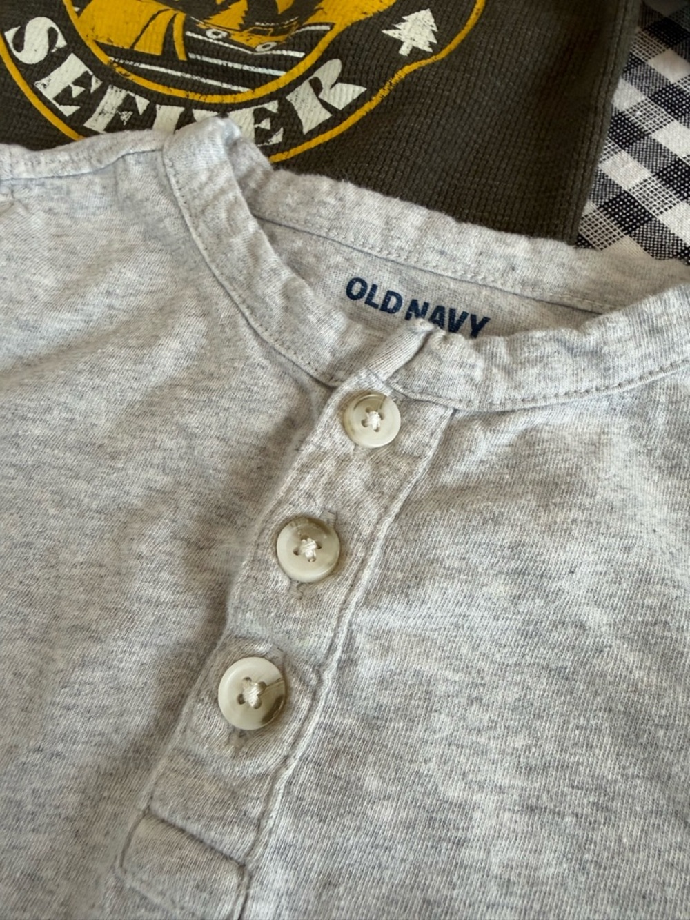 Bundle of boys Long-Sleeve Tees size 4 cozy & soft excellent condition - Picture 4 of 7